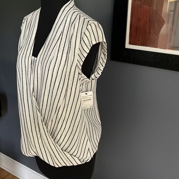 HALOGEN Surplice Cap Sleeve Faux Wrap Blouse. White with black rope print. NWT. - Picture 4 of 6